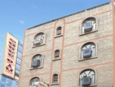 Hotel Shreeram Deluxe Нью-Дели Экстерьер фото